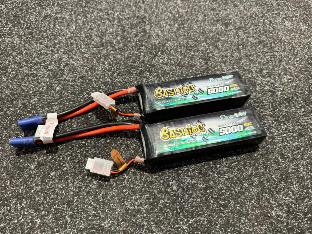 2x gens ace bashing series 5000mah 11.1v 3s1p 60c lipo batterij ec5 stekker (gebruikt maar in orde)!