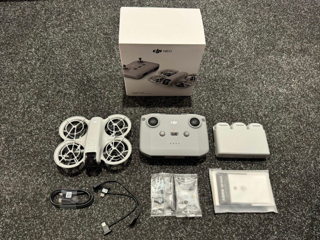 dji neo fly more combo (1 uur jong echt als nieuw)!