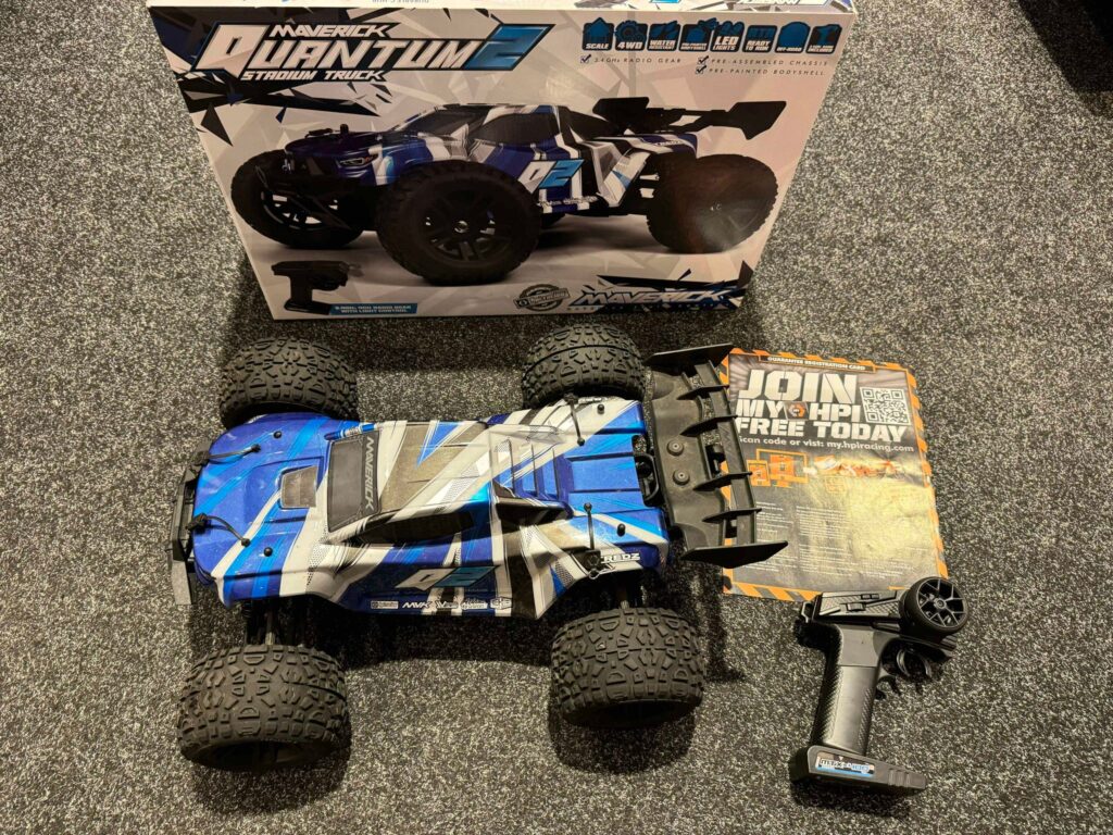 maverick quantum2 xt 1/10 electro brushed truggy rtr blauw versie 2024/2025 (1 week jong)!