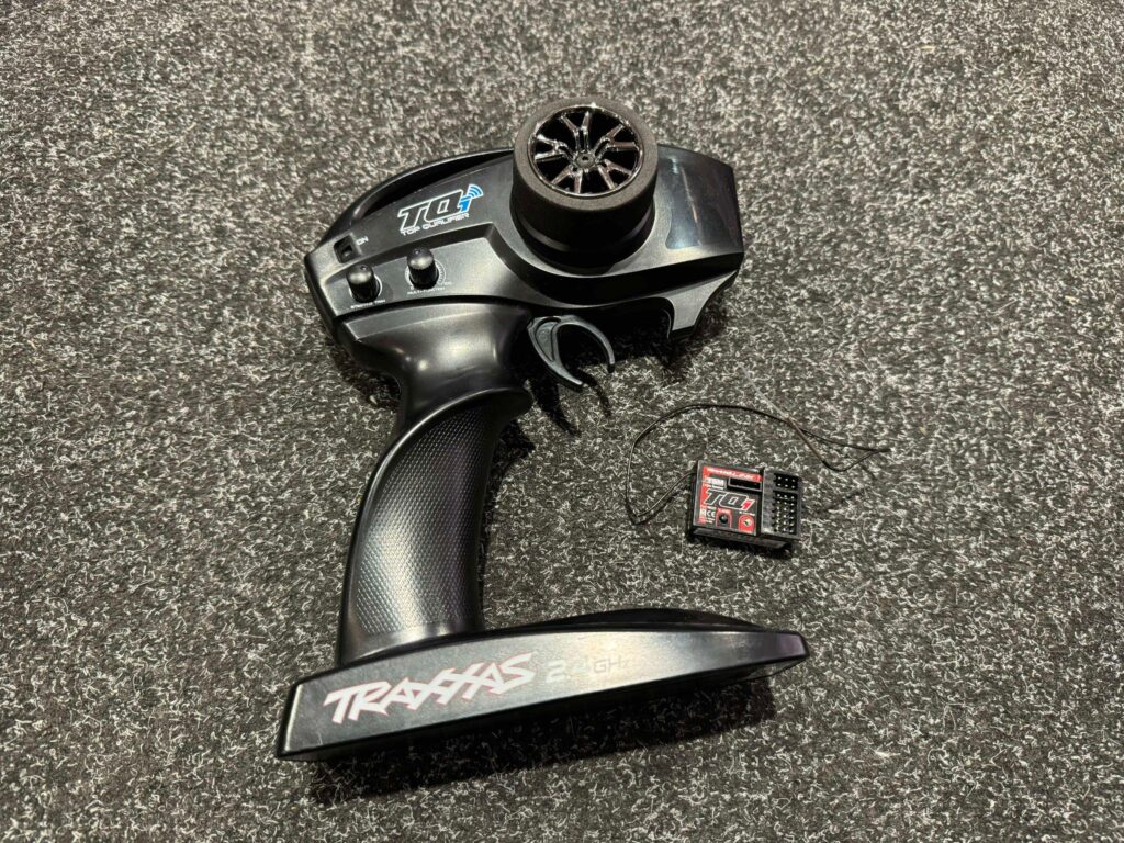 traxxas tqi 2.4ghz zender + traxxas tqi ontvanger in een nette staat met garantie!