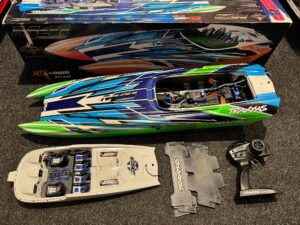 traxxas dcb m41 widebody brusless boat rtr tsm 2.4ghz greenx v2 gebruikt maar in orde!