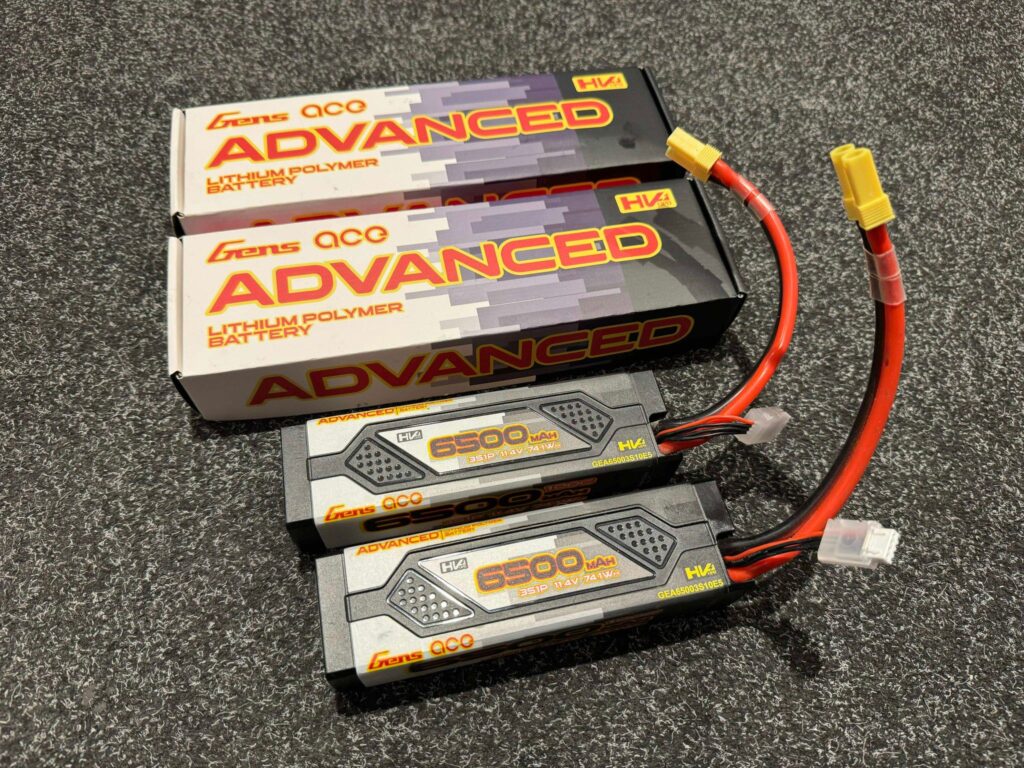 2x gens ace advanced 6500mah 11.4v 100c 3s1p hardcase 60 lipo batterij met ec 5 stekker als nieuw!