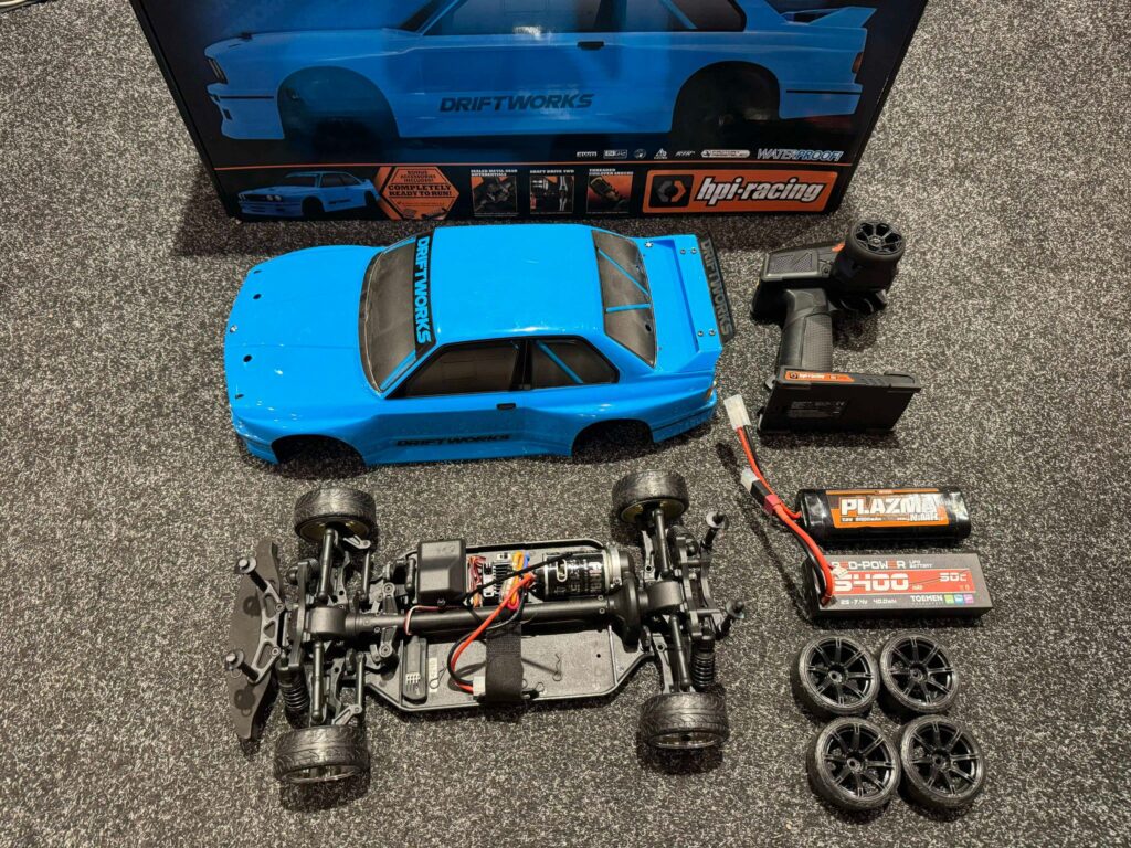 hpi sport 3 drift bmw m3 e30 driftworks rtr met 5000mah nimh accu en 5400mah lipo accu + 2e set banden in een nette staat!