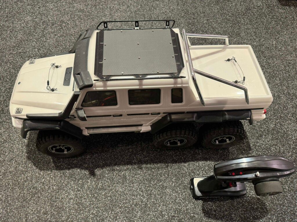 traxxas trx 6 mercedes benz g 63 amg 6×6 rtr wit in een zeer nette staat met wat upgrades!