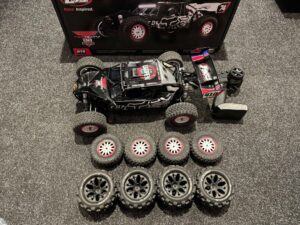 losi 1/10 tenacity db pro 4wd desert buggy brushless rtr + power hd 20kg servo + integy coolingfan + 3e set banden (gebruikt)!