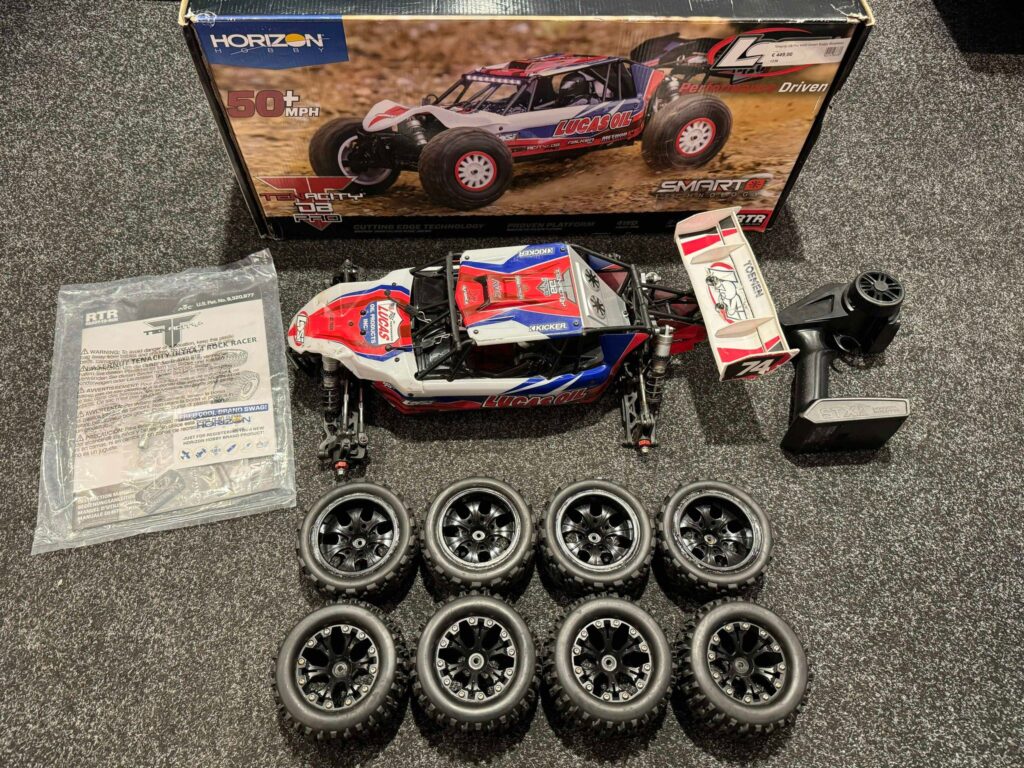 losi 1/10 tenacity db pro 4wd desert buggy brushless rtr + hobbywing 2200kv 6s motor en regelaar + 2e set banden (gebruikt)!