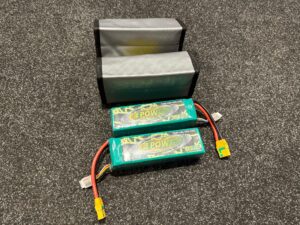 2x e power 4s 10500 mah semi hardcase 105c/210c lipo batterijen met 2x lipo guards in een nette staat!