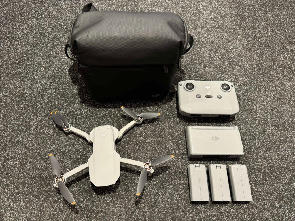 dji mini 2 se fly more combo (schade aan 1 pootje) werkt verder wel gewoon!