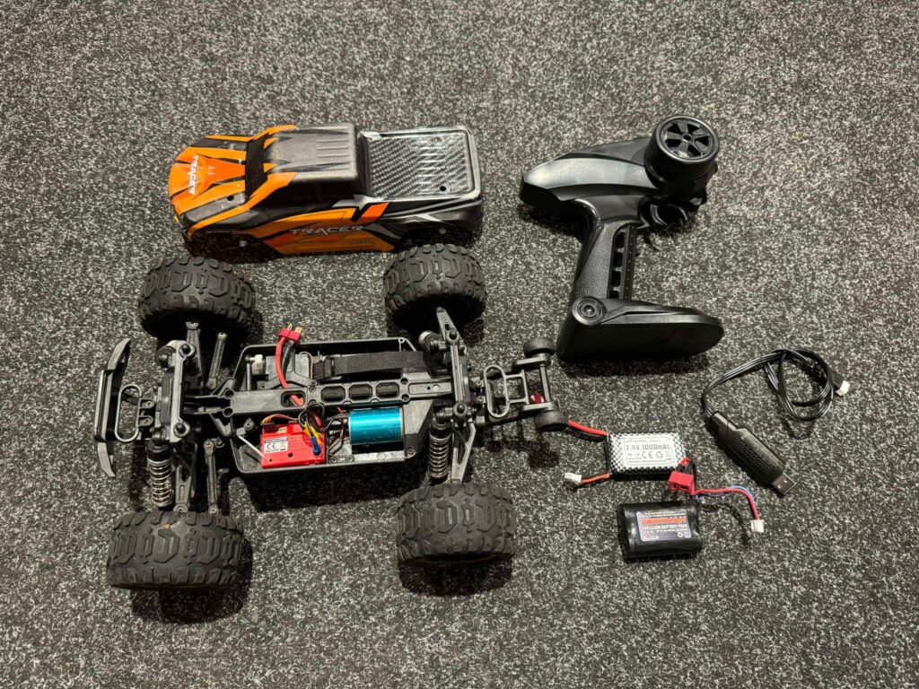 ftx tracer brushless monster truck compleet met 2e batterij (gebruikt maar in orde)!