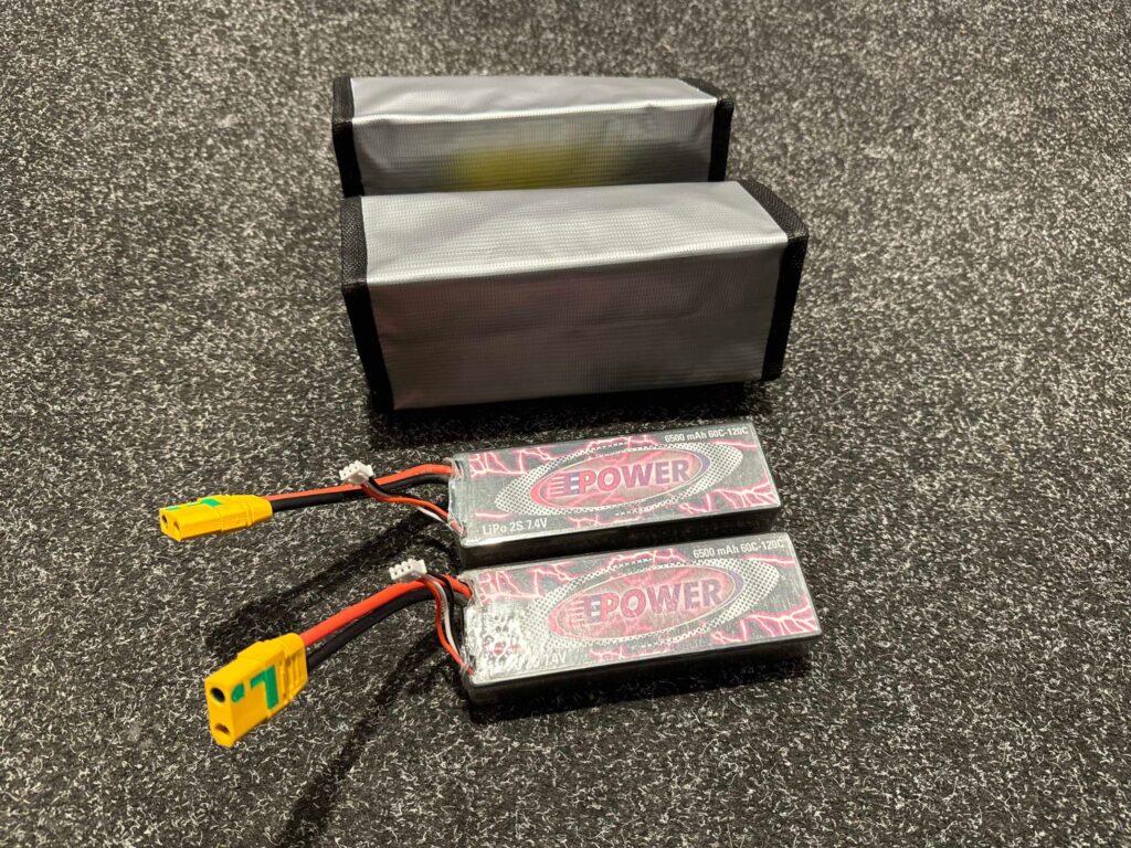 2x e power 2s 6500 mah semi hardcase 60c/120c lipo batterijen met 2x lipo guards in een nette staat!