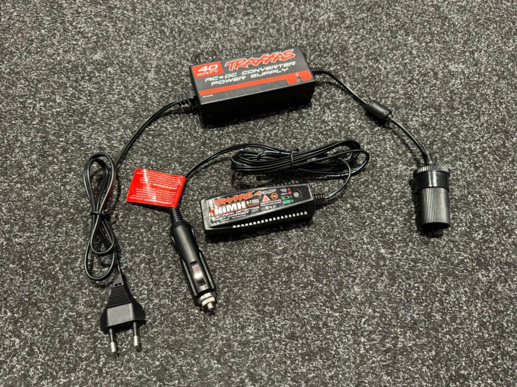 traxxas 4ah nimh 12 volt lader compleet met traxxas ac/dc converter 40 watt als neiuw!