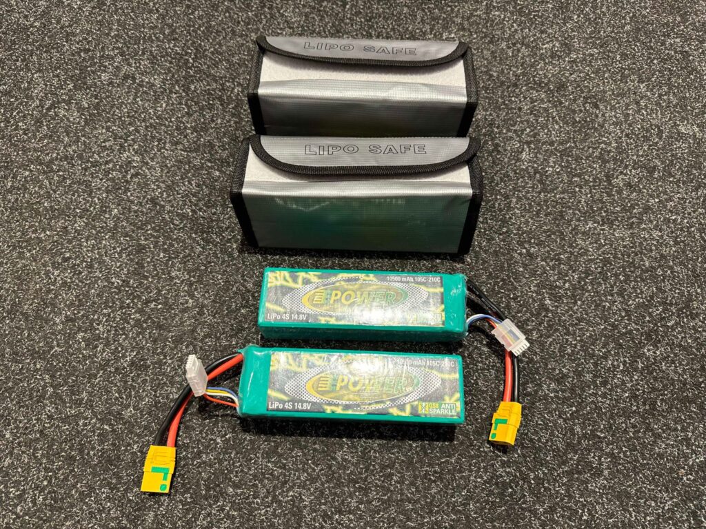 2x e power 10500 mah semi hardcase 105c/210c lipo batterijen met 2x lipo guards in een nette staat!