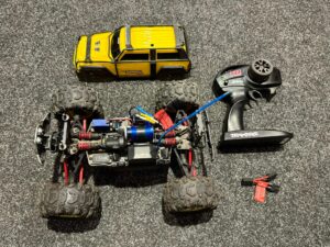 traxxas summit 1/16 vxl brushless monster truck rtr (alles werkt / heeft aandacht nodig / leuk voor de hobbyist)!