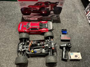 arrma vorteks 4wd brushless truggy rtr met hobbywing max10 regelaar en rocket brushless motor (met wat werk / leuk voor de hobbyist)!