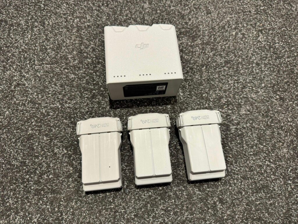 3x dji mini 3 pro / dji mini 3 batterijen met dji docking in een top staat!