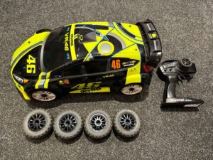 traxxas rally vr46 4wd 1/10 brushless (hobbywing motor en regelaar) met 2e set banden en tuning onderdelen in een nette staat!