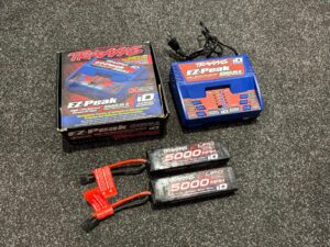 traxxas combo pack 2x 2872x 11.1v lipo & 1x 2972g duo charger trx2990g (gebruikt maar in orde)!