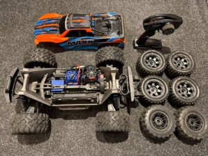 traxxas maxx 4s v1 brushless monster truck met extra set banden en rvs schroevenset (gebruikt)!