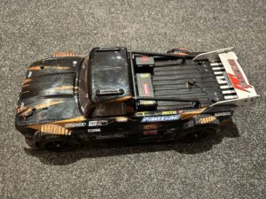 arrma 1/8 infraction 4x4 3s blx 4wd all road street bash resto mod truck met carbon onderdelen (zonder zenderset)!