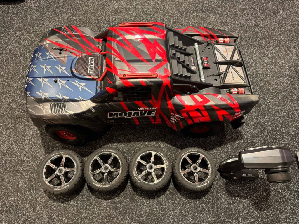 arrma 1/7 mojave 6s blx v2 brushless 4wd desert truck rtr rood/zwart (regelaar niet in orde)!