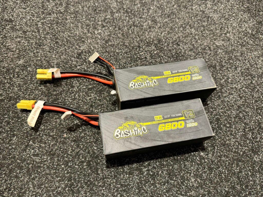 2x gens ace bashing series 6800mah 22.2v 120c 6s1p lipo batterij ec5 stekker gebruikt maar in orde!