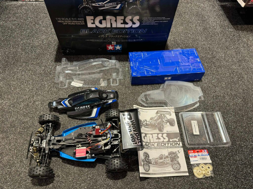 tamiya 1/10 rc egress black edition + team corally cs 5245 hv stalen tandwielen servo + extra body delen + motor en regelaar (nieuw)!