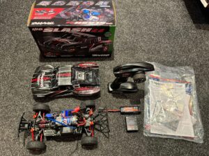 traxxas 1/16 slash 4wd short course truck rtr in een zeer nette staat met accu en lader!