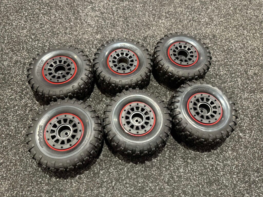 6x traxxas trx 6 banden met velgen in een nette staat!