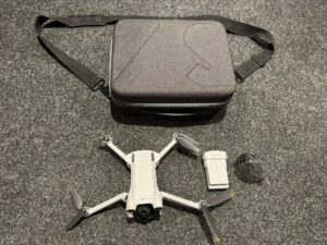 dji mini 3 pro met dji accu en dji tas (crash schade / geen garantie)!