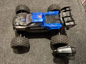 arrma 1/10 kraton 4x4 4s v2 blx speed monster truck rtr blauw in een nette staat met 1 jaar garantie!