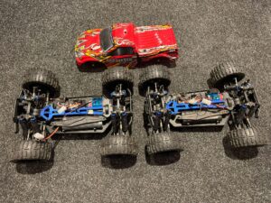 2x himoto monster truck 4wd chassis met 1x body (leuk voor de hobbyist / niet compleet / geen garantie)!