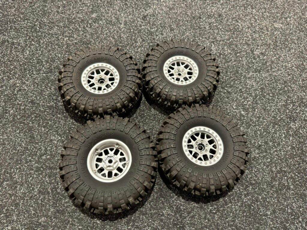 4x super swamper 1/10 crawler / scaler banden met aluminium velgen in een nette staat!