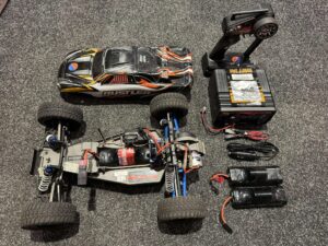 traxxas rustler brushed truggy rtr met verschillende extra onderdelen (gebruikt / geen garantie)!