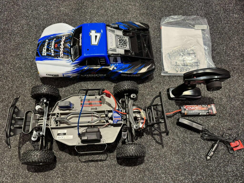 traxxas slash brushless 1/102wd short course racing truck tq 2.4ghz – blauw – zonder batterij en lader