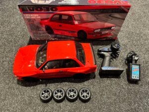 ftx evo30 1/10 brushless street car rtr rood compleet met lipo accu en lipo lader (heeft 1x gereden echt als nieuw)!