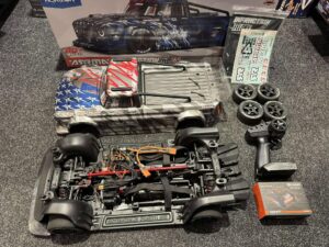 arrma infraction 2020 v2 6s blx 1/7 brushless street basher 4wd rtr + upgrade spektrum firma 160a 8s regelaar + scorched parts rc + 2e set banden in een nette staat!