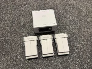 3x dji mini 4 pro batterijen met dji docking in een top staat met garantie!