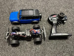 traxxas trx 4m chassis met blauwe body en zender helemaal nieuw!