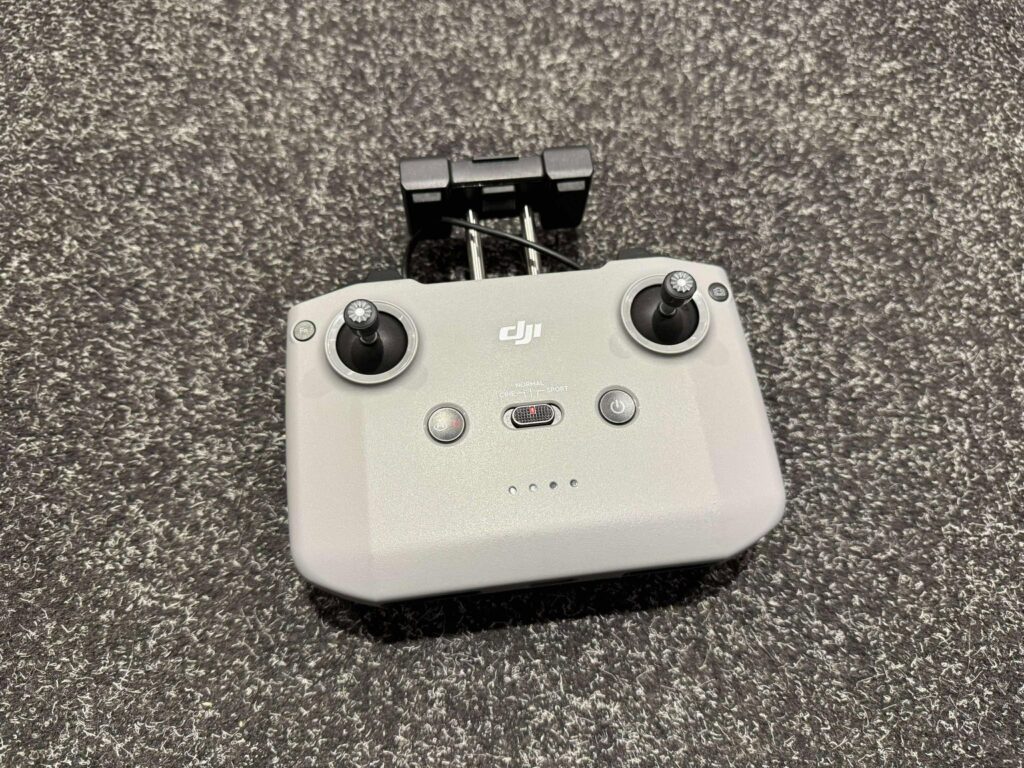 dji mini 2 en dji mini 3 zender (c5) in een nette staat met garantie (2)!