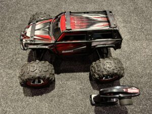 traxxas summit 1/8 crawler monster truck rtr in de kleur rood (gebruikt)!