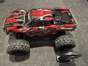 traxxas x maxx 8s belted brushless monster truck rtr rood (versie 2024/2025) in een top staat 1 uurtje oud!