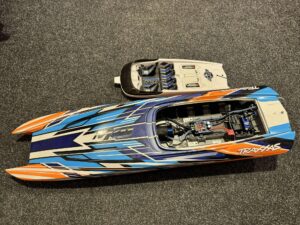 traxxas dcb m41 widebody brusless boat rtr tsm (zonder zender) in een nette staat!