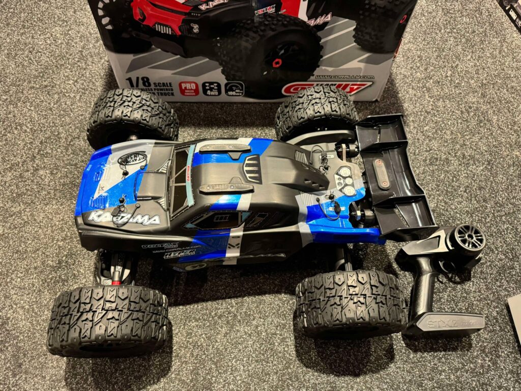 team corally kagama 6s xp roller + castle creations mamba monster x8s + castle creations 1717 1650kv motor + vitavon tuning onderdelen + m2c tuning onderdelen en nog veel meer (als nieuw)!