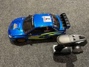 tamiya 1/10 rc tt 02r chassis met subaru body compleet met motor, regelaar, servo, zender en ontvanger echt als nieuw!