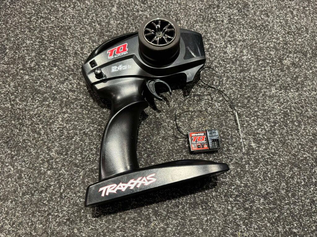 traxxas tq 2 kanaals zender met traxxas tq ontvanger (als nieuw)!