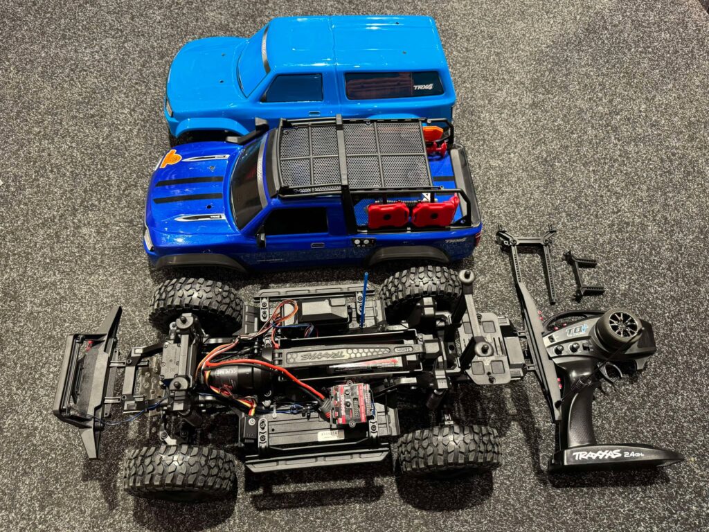 traxxas trx 4 sport crawler rtr + savox servo 46kg + aluminium velgen met proline banden + 2e body + hobbywing fusion 1800kv se + traxxas bluetooth module