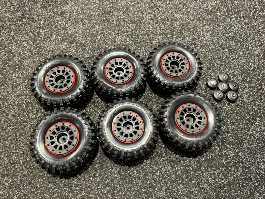 6x traxxas trx 6 mercedes benz banden met velgen en caps helemaal nieuw)!