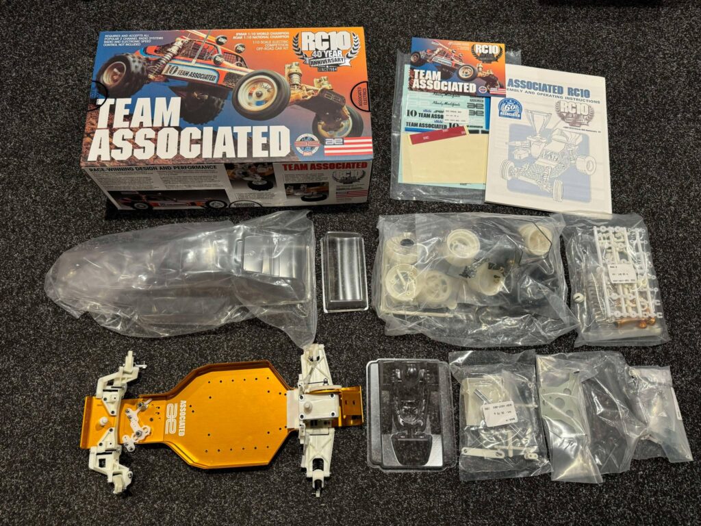 team associated rc10 classic 40th anniversary edition kit helemaal nieuw (beetje gebouwd)!