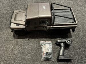 6x6 crawler 1/10 met hobbywing regelaar en zender in een nieuwstaat!