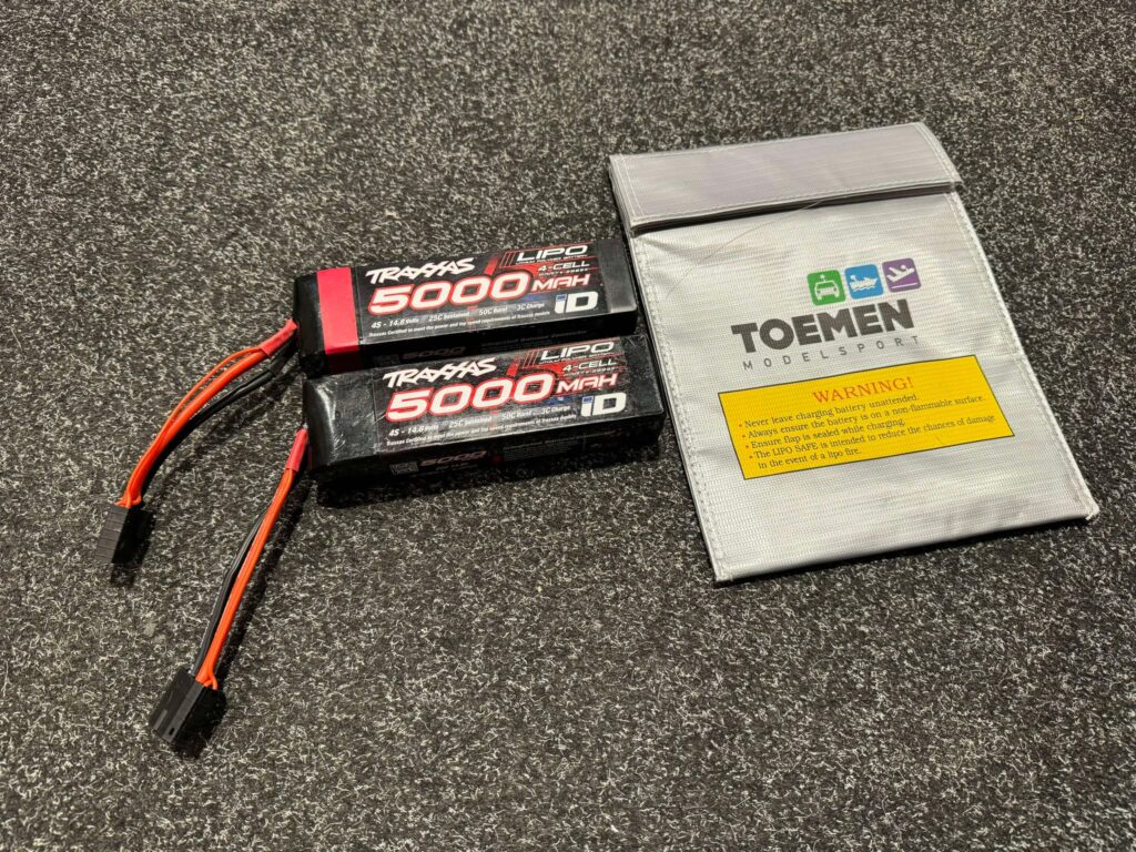 2x traxxas 5000mah 14.8v 4 cell 25c lipo battery trx2889x met lipo zak in een nette staat!